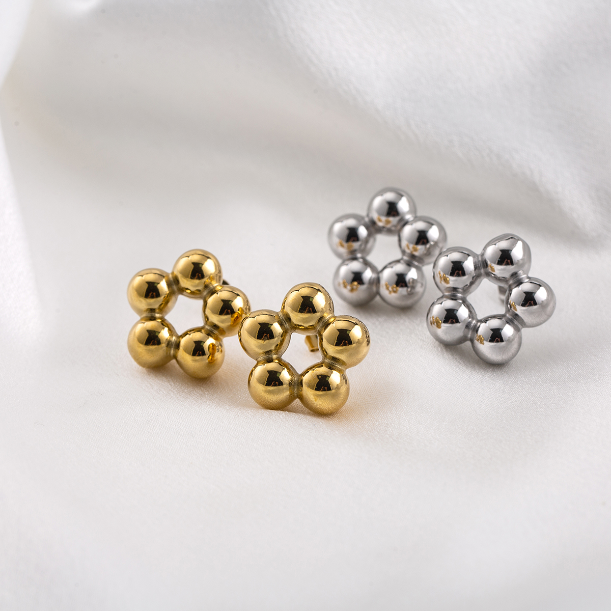 1 Pair Casual Elegant Solid Color Flower Plating 304 Stainless Steel 18K Gold Plated Ear Studs - 1