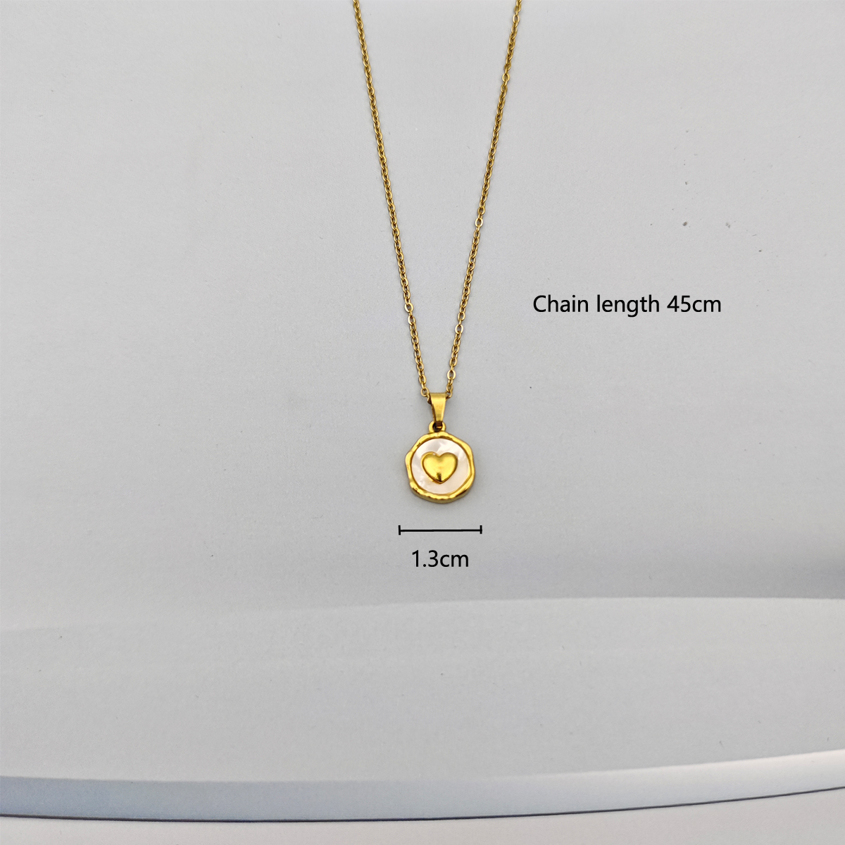 Wholesale Casual Elegant Moon Heart Shape Stainless Steel Indentation Plating Inlay 18k Gold Plated Shell Pendant Necklace