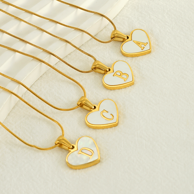 Wholesale Cute Heart Shape Stainless Steel Polishing Plating Inlay 18k Gold Plated Shell Pendant Necklace