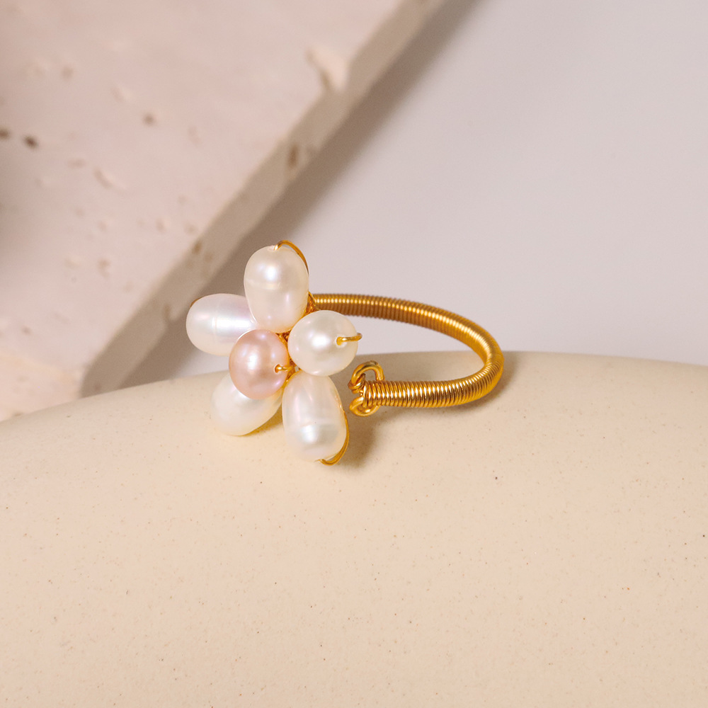 Simple Style Classic Style Flower Freshwater Pearl Copper Plating Inlay Pearl 18k Gold Plated Rings